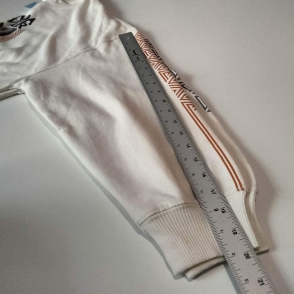 NWT Women’s Marvel Wakanda Forever Graphic Sweatshirt Cream M. - Picture 10 of 10